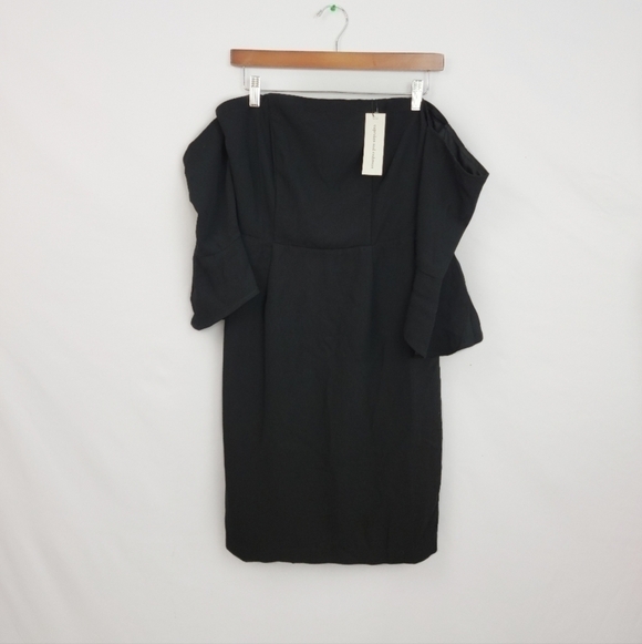 cupcakes & cashmere Dresses & Skirts - Women's size 6 cupcakes and Cashmere off the shoulder dress